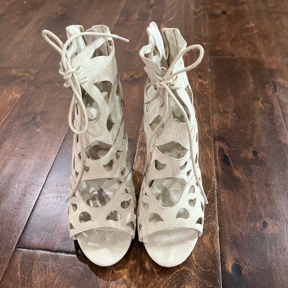 Aldo Cream tie up Suede Heels size 10